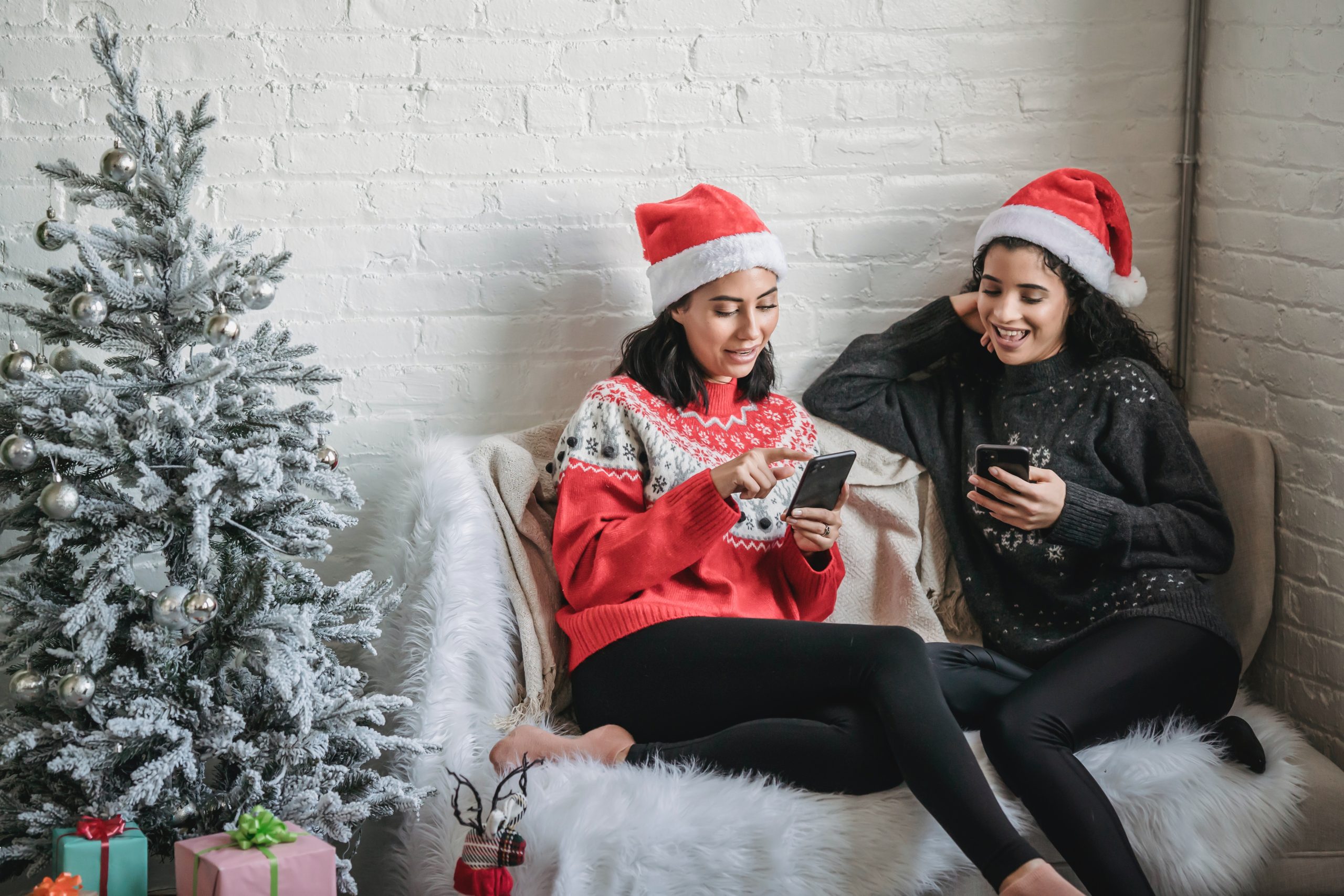 Navigating the Holiday Business Social Media