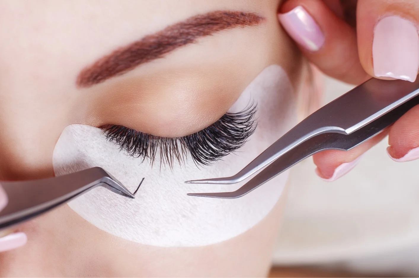 Visit 3 Beauties for Natural Eyelash Extensions!